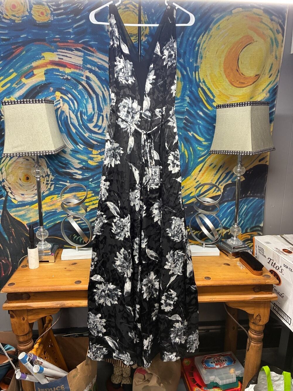 White House Black Market Black White Floral Wide Leg Jumpsuit Womens Size 8